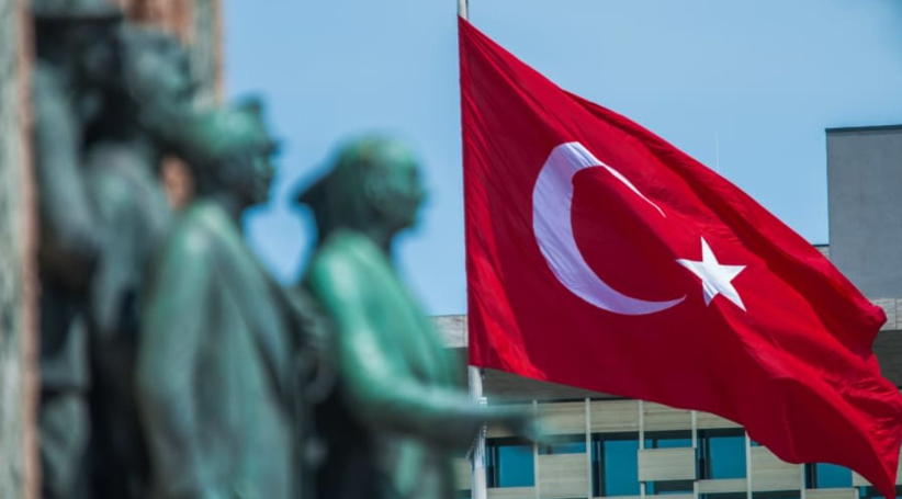 Chịu cảnh lạm phát gần chạm ngưỡng 70%, một quốc gia "liên lục địa" vừa tăng lãi suất lên tới 50%