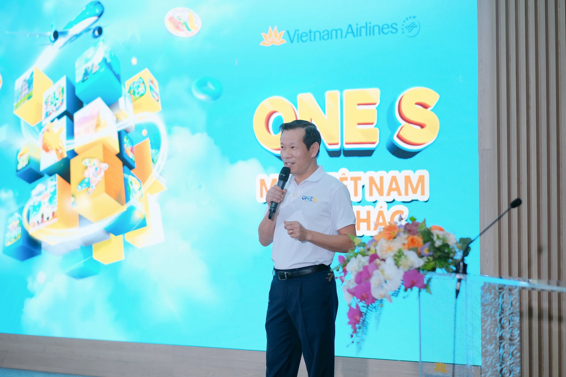 hinh-1-ong-dang-anh-tuan-ptgd-vietnam-airlines-gioi-thieu-ve-ung-dung-one-s-6064.jpg