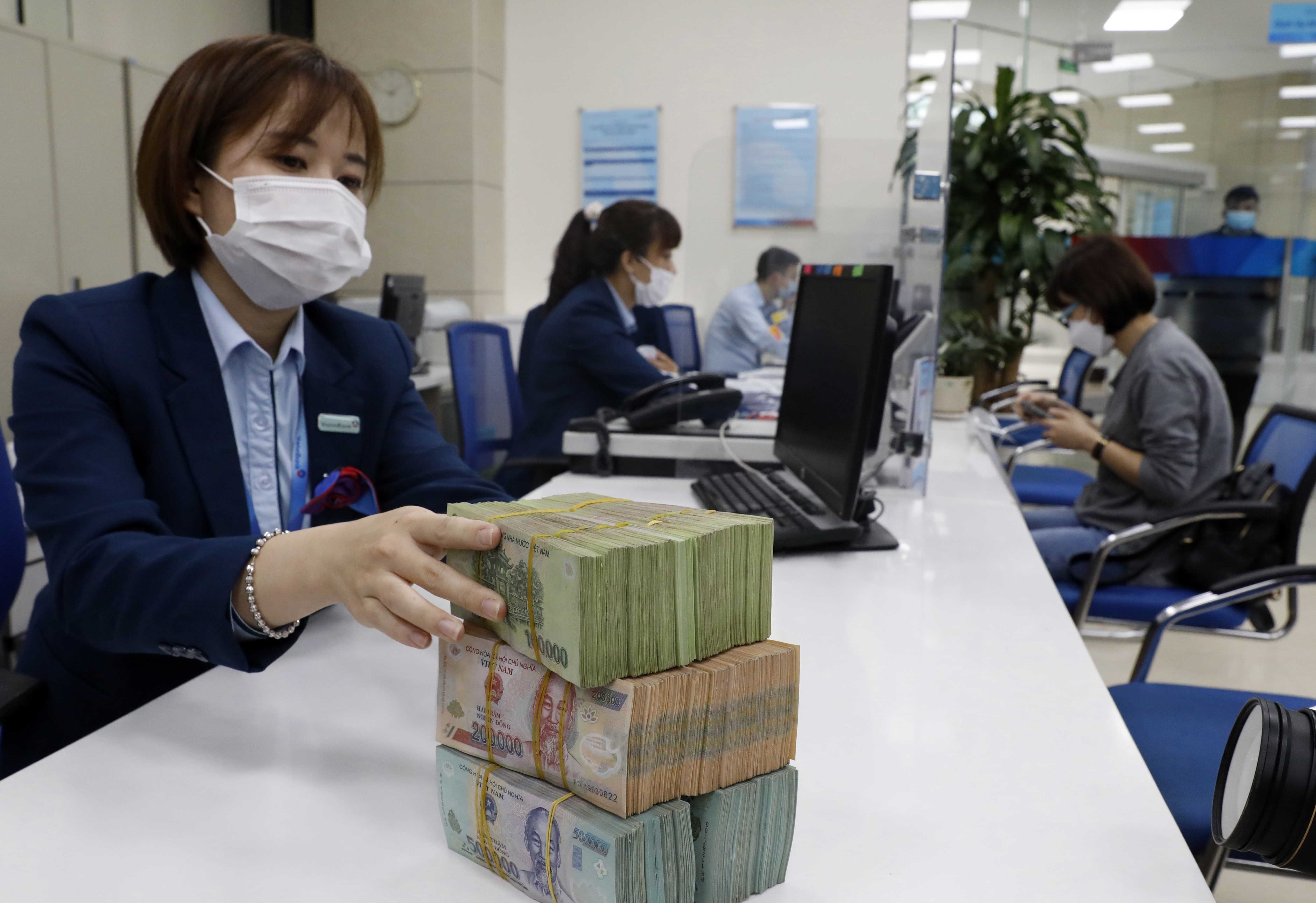 Tín dụng tăng trưởng dương trở lại trong tháng 3.