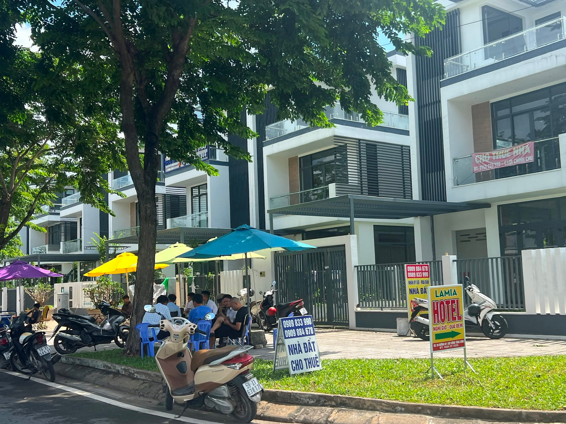 Chuyện khó hiểu: Một phân khúc bất động sản rất ít giao dịch nhưng giá vẫn "dựng đứng", hầu hết chạm mốc 30 tỉ đồng mỗi căn và chưa có dấu hiệu dừng lại
