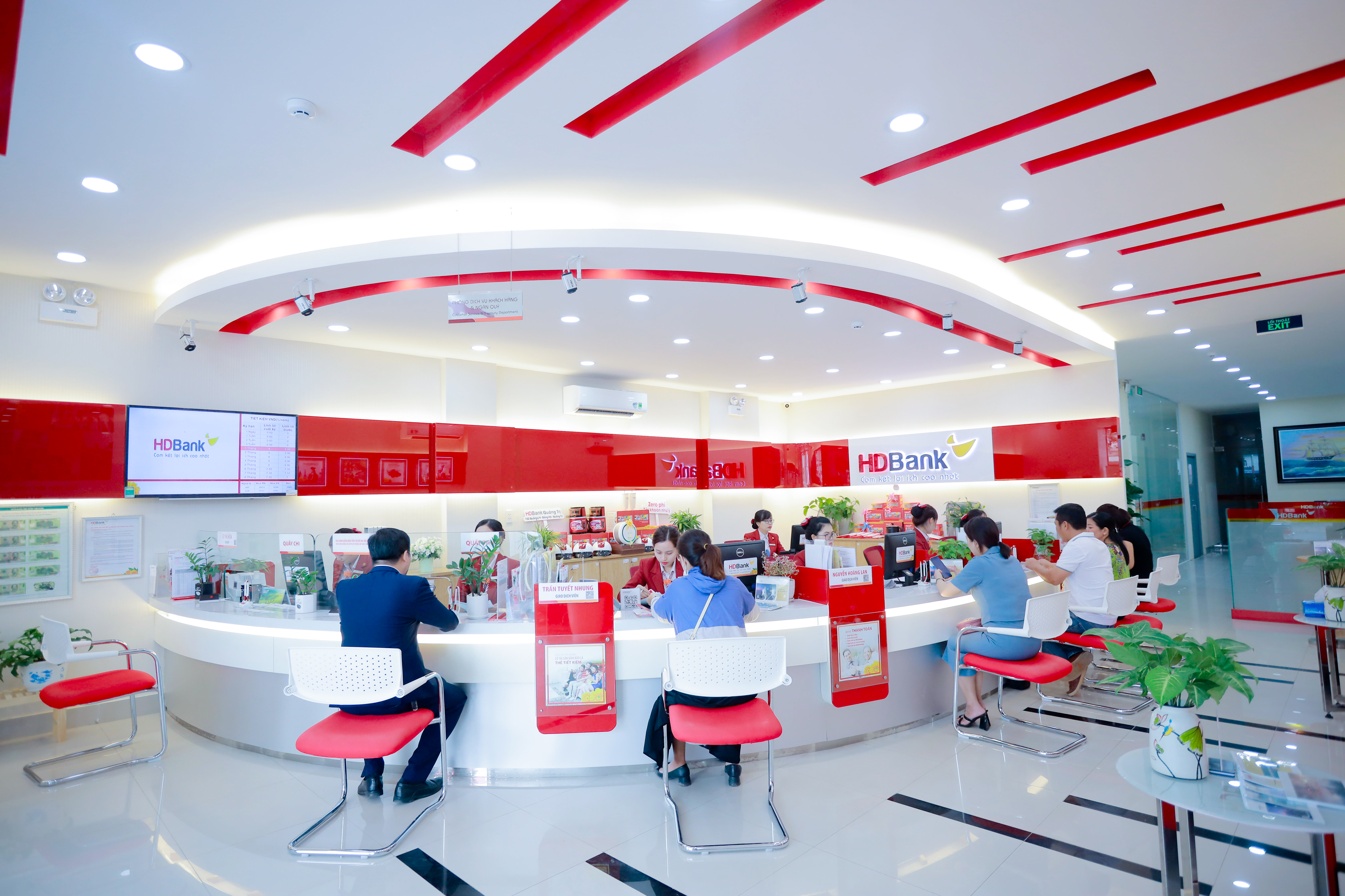 HDBank has announced its audited financial statements for 2023, which show it achieved its best ever results. (Photo courtesy of HD Bank)
