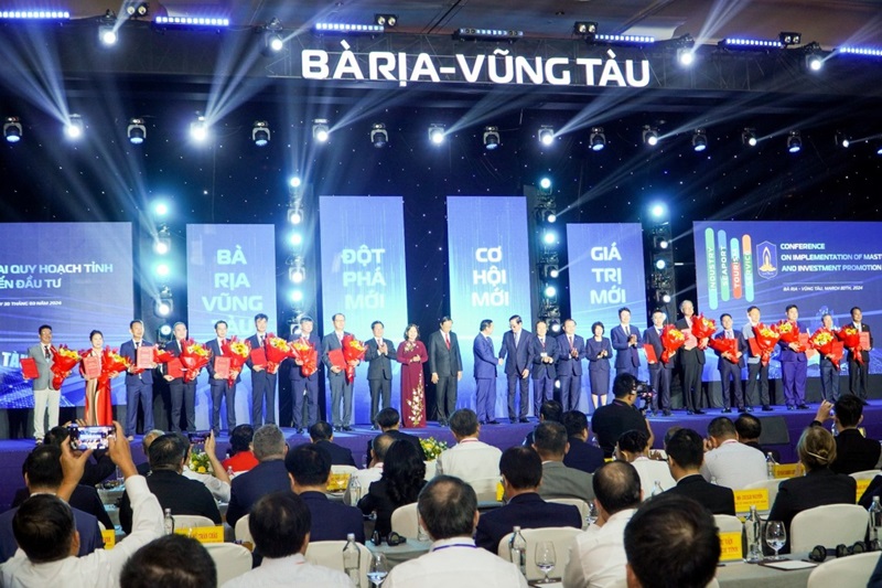 Hội nghị triển khai Quy hoạch tỉnh thời kỳ 2021- 2030, tầm nhìn đến năm 2050 và xúc tiến đầu tư