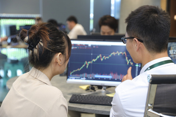 Một công ty chứng khoán nâng dự báo chỉ số VN-Index năm 2024 lên mức 1.360 điểm