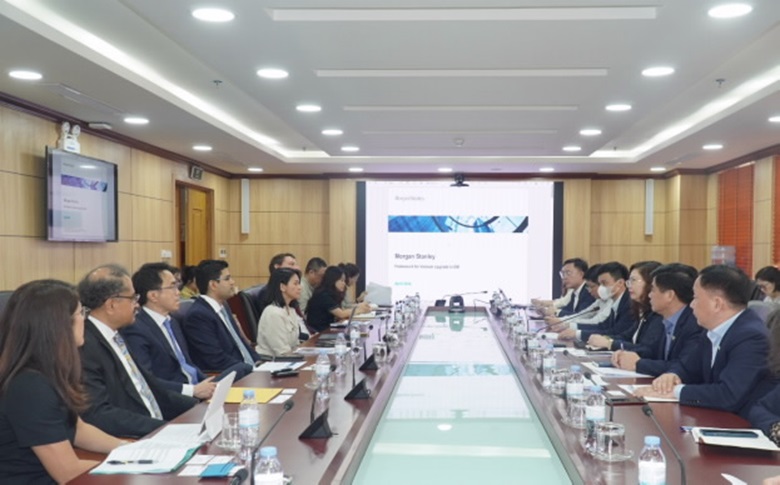 Toàn cảnh buổi làm việc giữa UBCKNN cùng đoàn công tác của FTSE Russell và Morgan Stanley về việc nâng hạng thị trường chứng khoán Việt Nam - Ảnh: UBCKNN