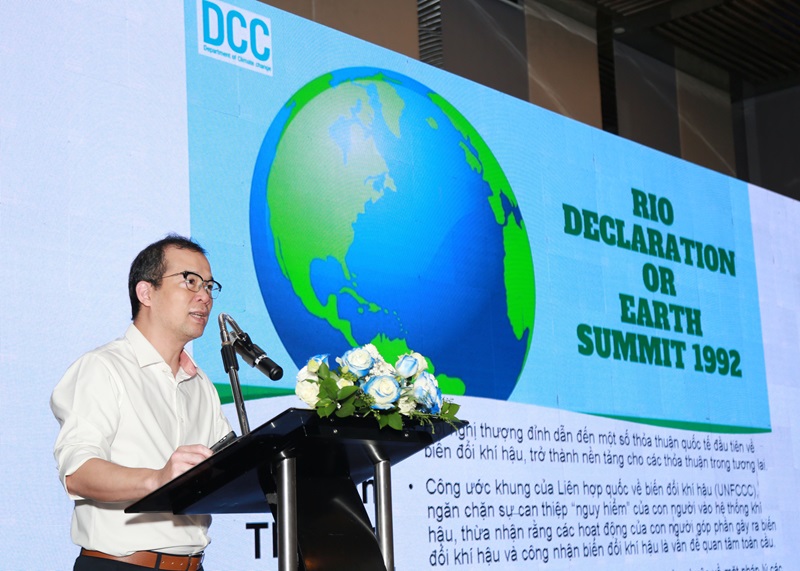 ong-luong-quang-huy-truong-phong-giam-nhe-phat-thai-khi-nha-kinh-va-bao-ve-tang-ozone-cuc-bien-doi-khi-hau-bo-tai-nguyen-va-moi-truong-trinh-bay-tai-hoi-thao-8637-2886.jpg