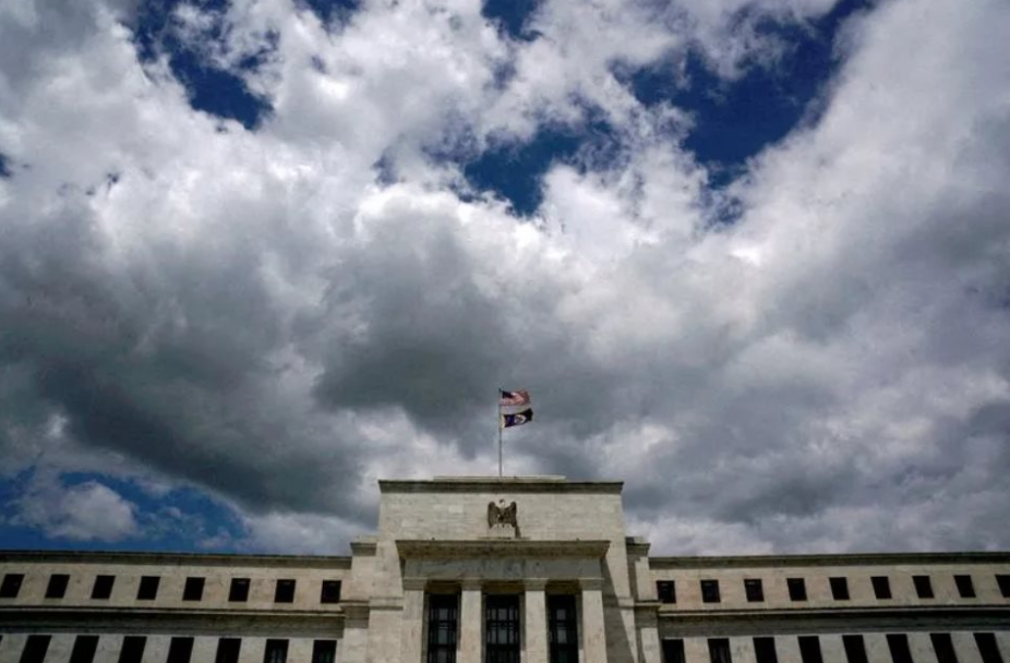 GDP chậm lại, lạm phát neo cao: FED rơi vào tình thế tiến thoái lưỡng nan