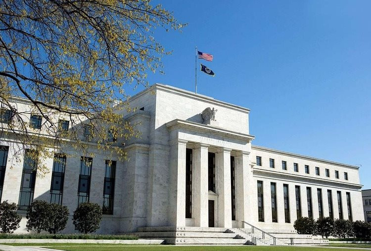 Lạm phát neo cao làm dấy lên tranh luận sôi nổi giữa các quan chức Fed: Lãi suất đã đủ cao hay chưa?
