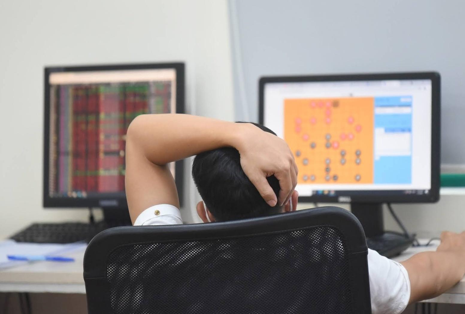 Phiên hạ nhiệt thứ 3 liên tiếp của VN-Index