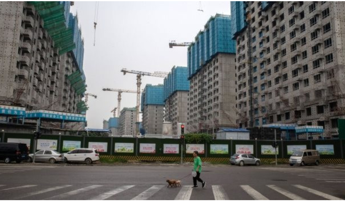 Trung Quốc công bố động thái giải cứu bất động sản chưa từng có trong lịch sử: Bơm gần 42 tỷ USD lãi suất thấp để mua lại nhà 'ế'