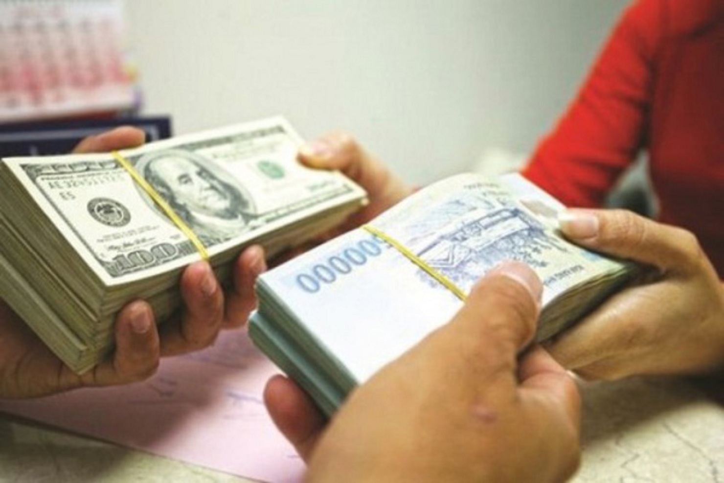 Lãi suất là công cụ hữu hiệu nhất để kiểm soát đồng VND.