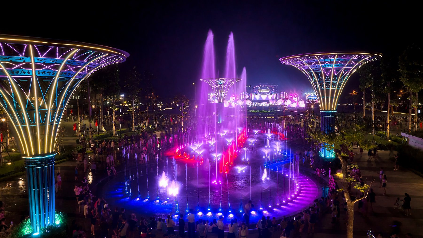 anh-4-show-nhac-nuoc-qtb-sam-son-1-5398.jpg