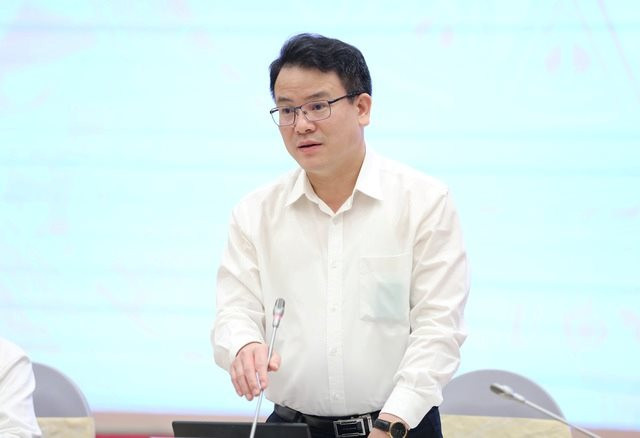 Thứ trưởng Bộ Kế hoạch và Đầu tư Trần Quốc Phương trả lời tại họp báo - Ảnh: VGP/Quang Thương