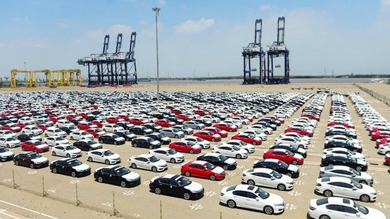 Ô tô ngoại ồ ạt đổ bộ Việt Nam: Trung Quốc xuất sang tăng hơn 150%, giá giảm mạnh so với cùng kỳ