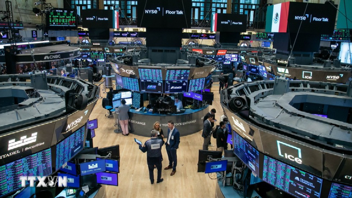 Chỉ số Dow Jones lập kỷ lục nhờ báo cáo về doanh số bán lẻ của Mỹ