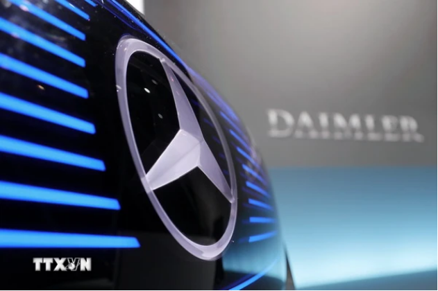 bieu-tuong-cua-hang-mercedes-benz-thuoc-tap-doan-daimler-tai-stuttgart-duc-20240428213529.png