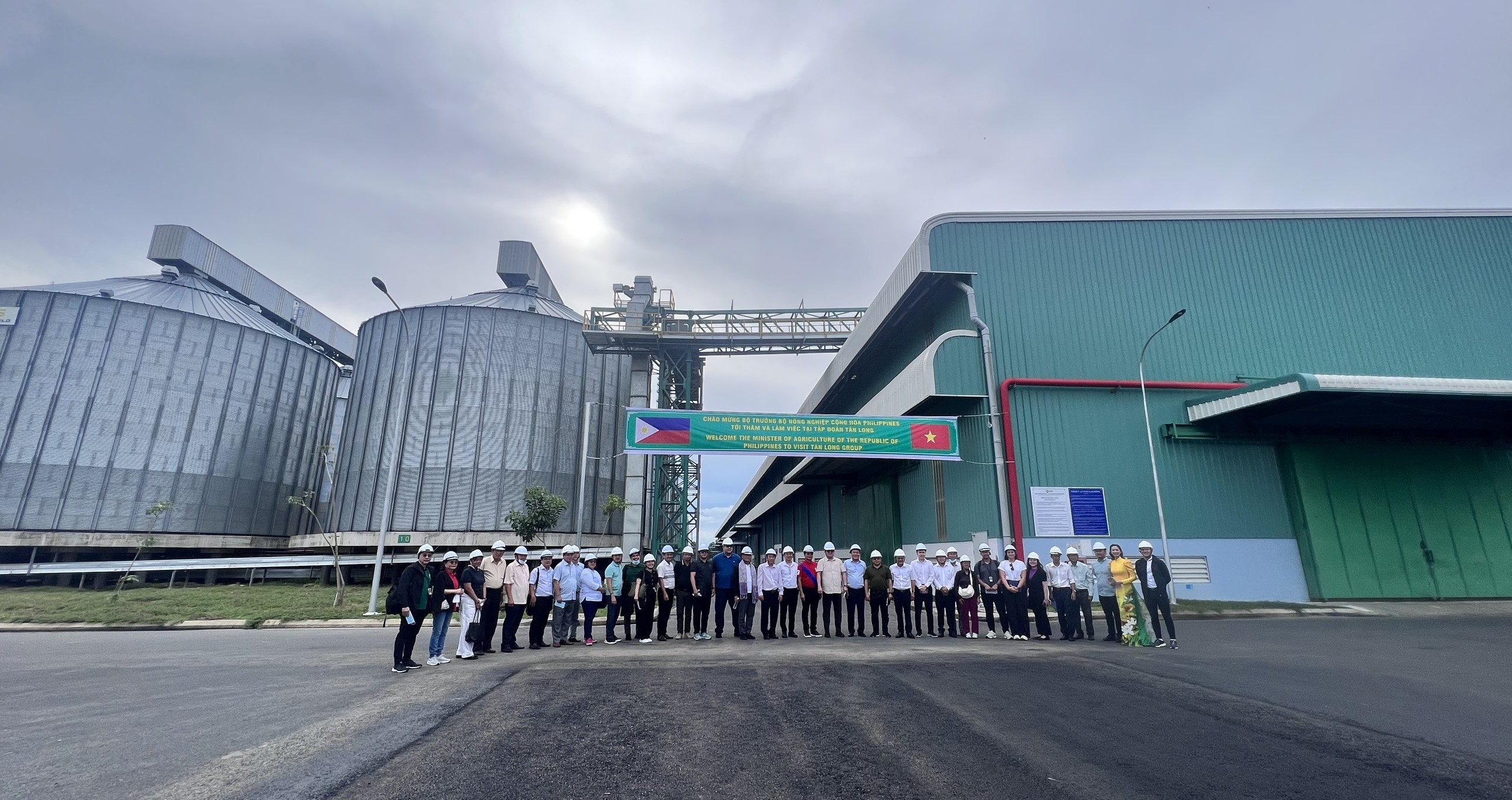 Bộ Nông Nghiệp Philippines mong muốn hợp tác hiệu quả với Tân Long Group