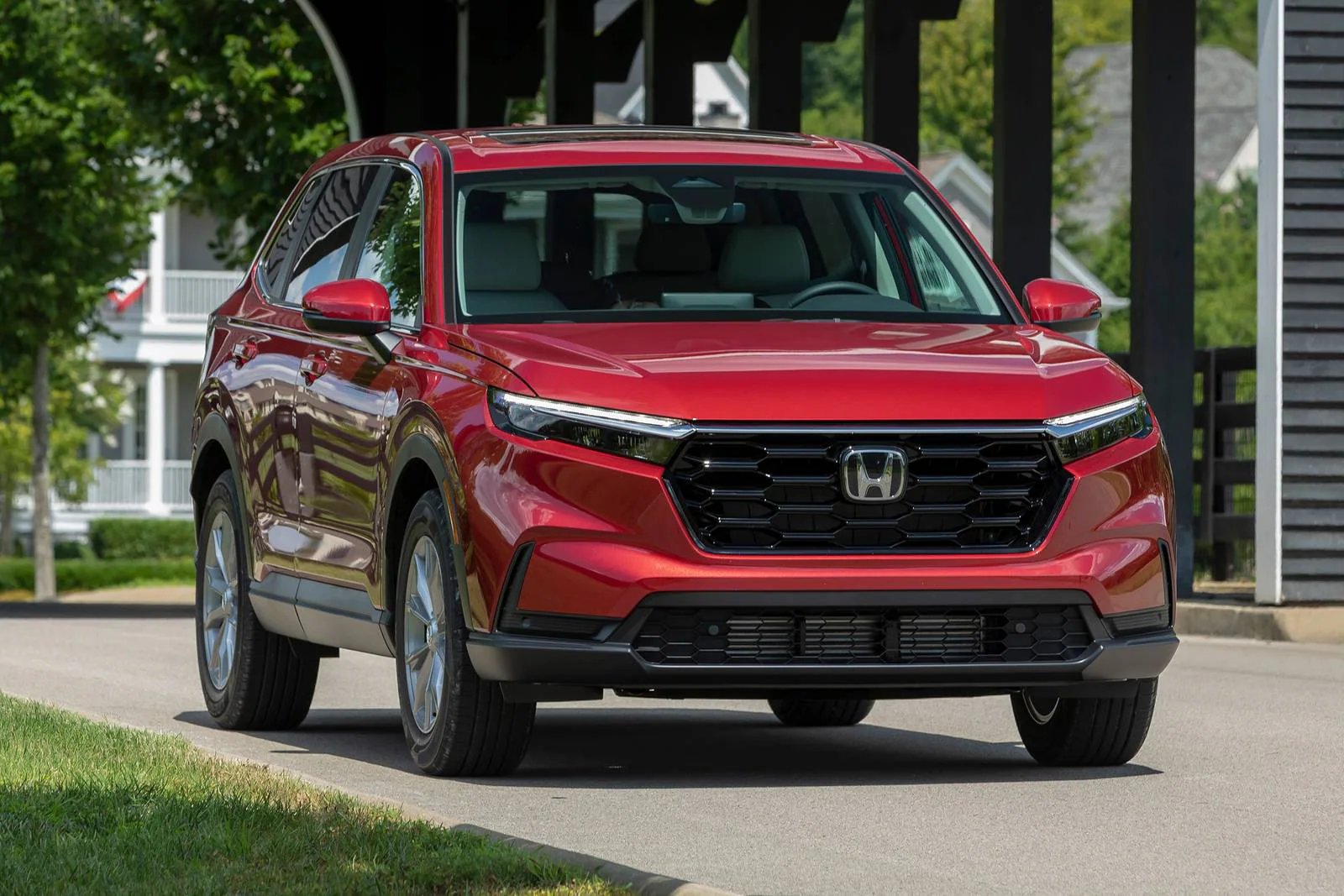 Doanh số bán xe liên tục “cài số lùi”, Honda giảm giá mạnh loạt ô tô trong tháng 8