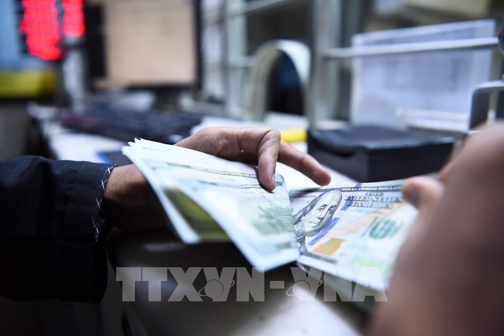 190055-dong-usd-cat-canh-nho-su-kien-nhan-cua-fed.jpg
