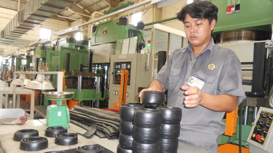 Ngành cao su đối mặt với hai vấn đề lớn