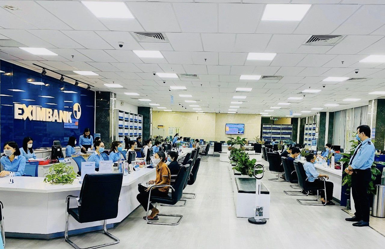 Một doanh nghiệp rút khỏi nhóm sở hữu trên 1% vốn Eximbank