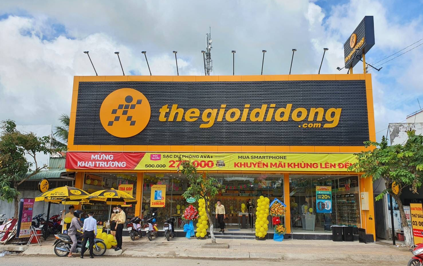 MWG thu hơn 11.400 tỷ đồng trong tháng 8, tiếp tục mở rộng Bách Hóa Xanh và thu hẹp quy mô chuỗi An Khang