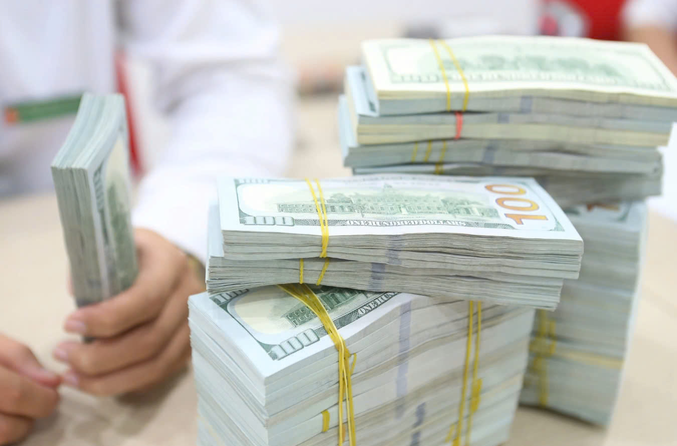 Giá USD tại ngân hàng giảm mạnh