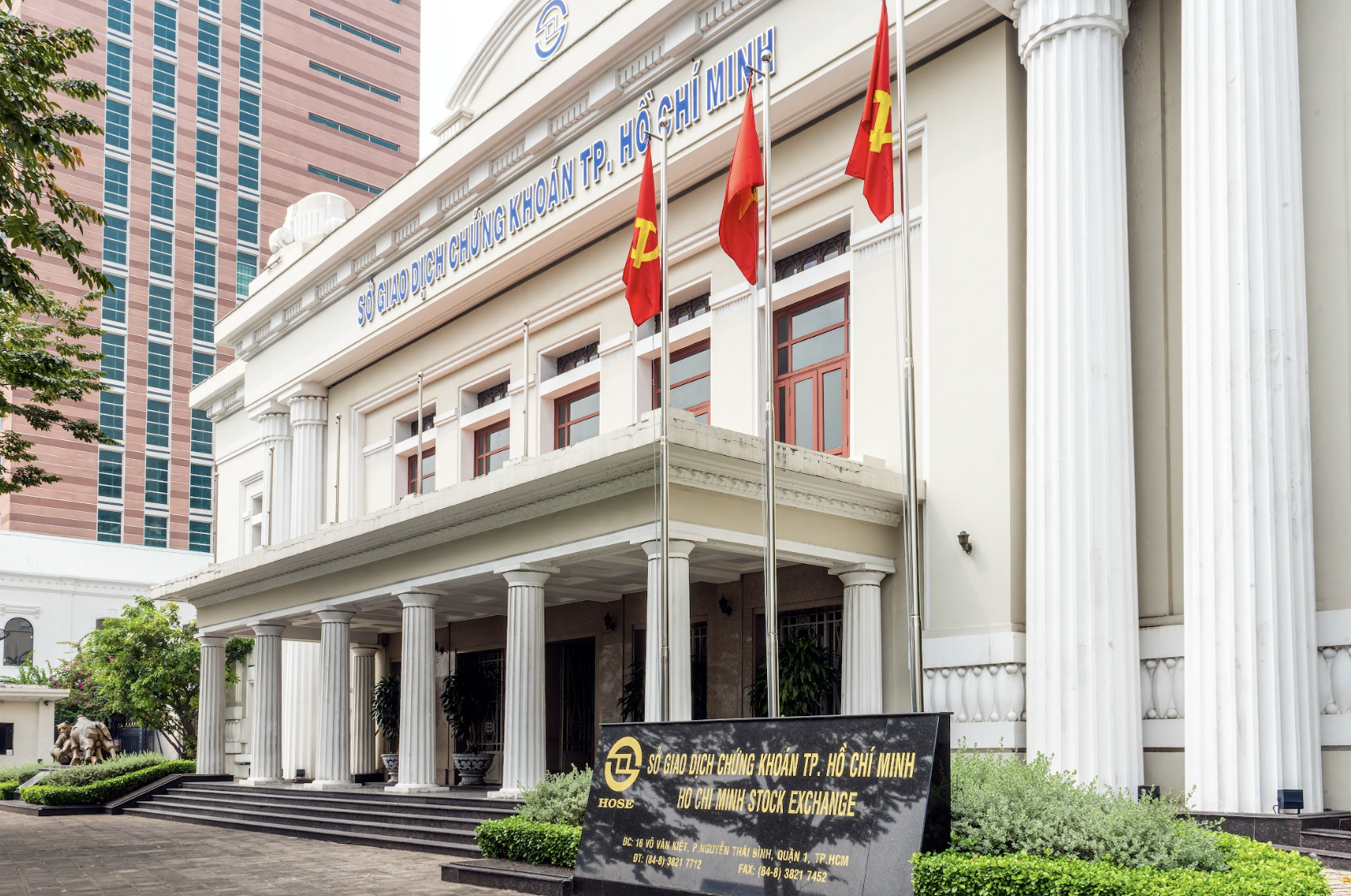 Sàn chứng khoán 2025 đợi tiền ngoại quay về