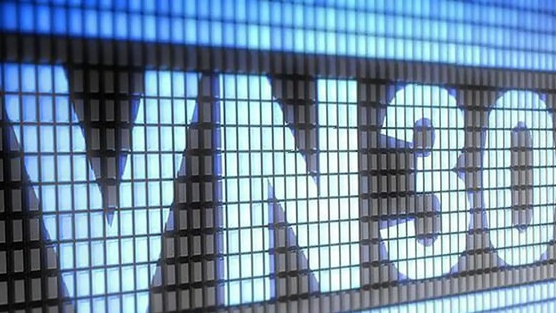 Chỉ số chứng khoán quan trọng của Việt Nam lần đầu vượt 2.000 điểm