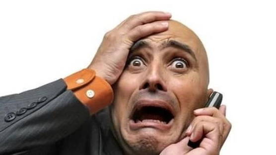 Cổ phiếu giảm kịch sàn sau khi nhận án đình chỉ, cổ đông tháo chạy, 