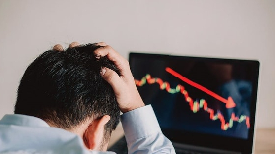 Khối ngoại mạnh tay bán ròng 1.300 tỷ đồng phiên cuối tuần, đâu là tâm điểm 