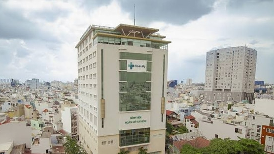 Chủ chuỗi bệnh viện tư lớn nhất Việt Nam tiếp tục lãi lớn: Lợi nhuận 6 tháng tăng gấp đôi, lãi tổng cộng 1.900 tỷ từ đầu năm 2022