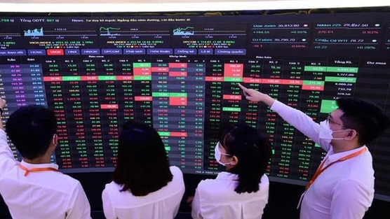 FiinGroup hé lộ nhóm cổ phiếu định giá thấp hơn trung bình 5 năm