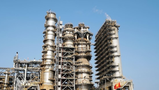 Lọc hóa dầu Bình Sơn (BSR) bị cảnh cáo vì chậm nộp hồ sơ khai thuế