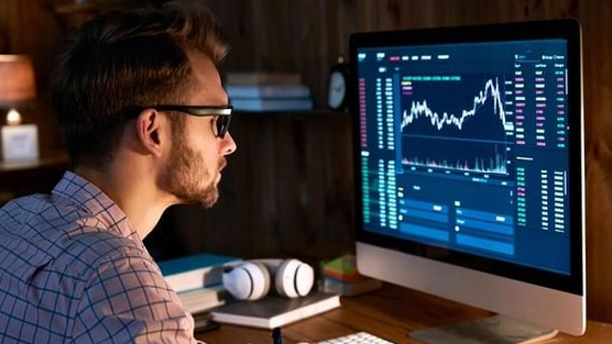 Phiên 19/11: Khối ngoại tiếp tục bán ròng hơn 700 tỷ đồng, loạt cổ phiếu bluechips bị 