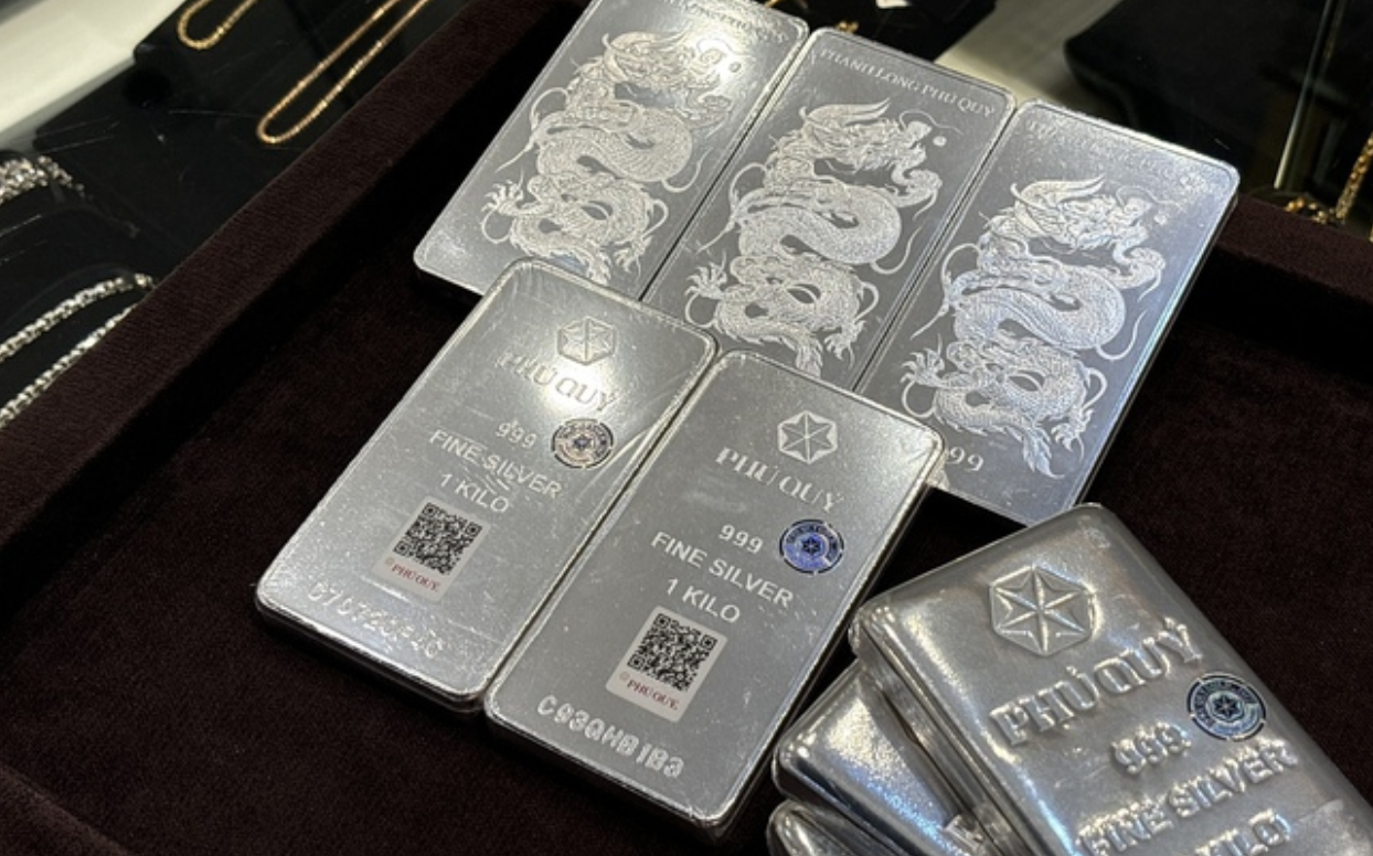 Giá bạc “nhăm nhe” vượt đỉnh, dự báo tiếp tục tăng mạnh