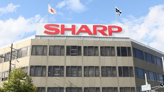 'Tượng đài Nhật Bản' một thời Sharp muốn lấn sân mảng AI, xe điện, robot