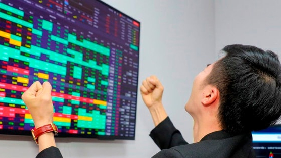 Cổ phiếu một doanh nghiệp đầu ngành “bốc đầu” lên đỉnh lịch sử trước thềm trả cổ tức 65% bằng tiền mặt