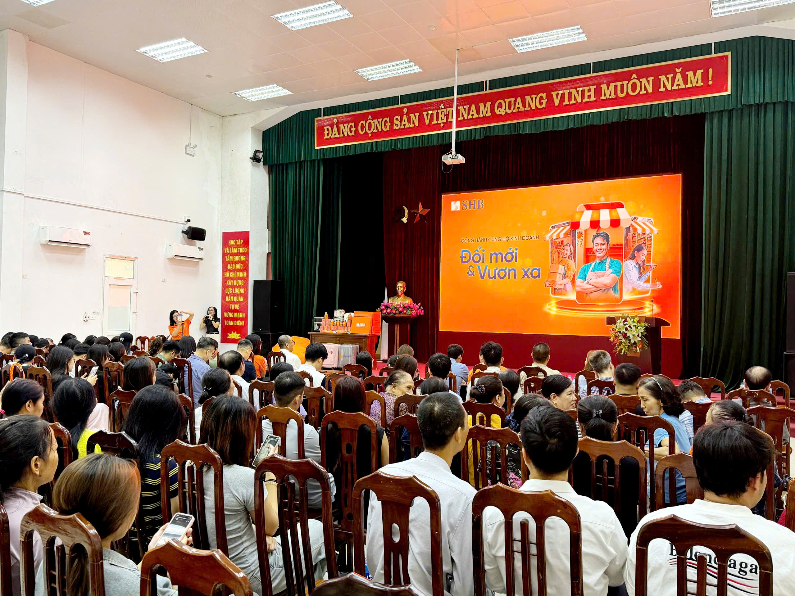 SHB kích hoạt chiến dịch 60 ngày chuyển đổi tăng tốc cho tiểu thương trên toàn quốc