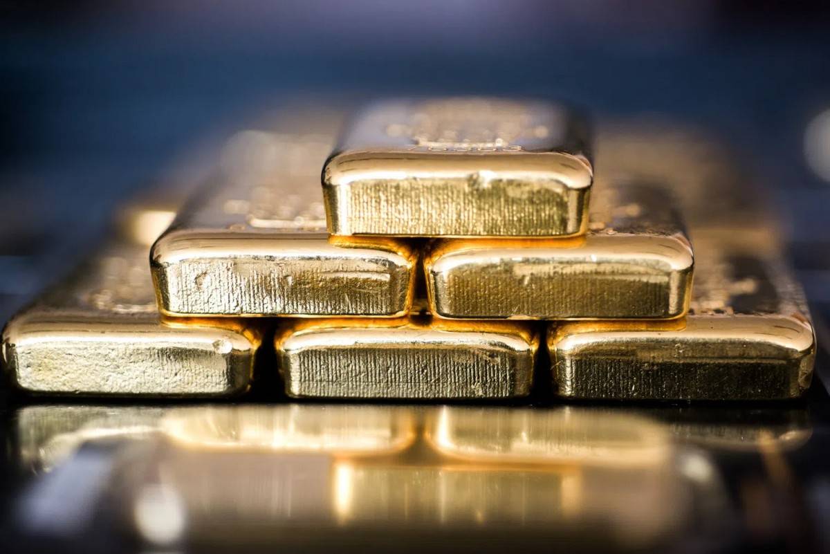 Giá vàng thế giới lấy lại mốc 2.900 USD/ounce