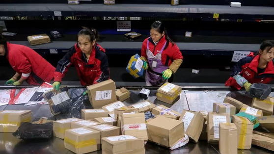 Bộ Tài chính đề xuất miễn thuế hàng nhập khẩu qua sàn TMĐT từ 1 triệu đồng trở xuống