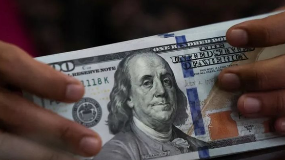 Tài sản Mỹ liên tục bị bán tháo, đồng USD chạm đáy 10 năm so với đồng franc Thụy Sĩ