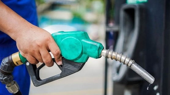 Giá xăng vượt 19.500 đồng/lít từ 15 giờ chiều nay