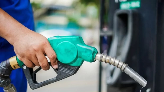 Giá xăng, dầu cùng tăng từ 15 giờ chiều nay