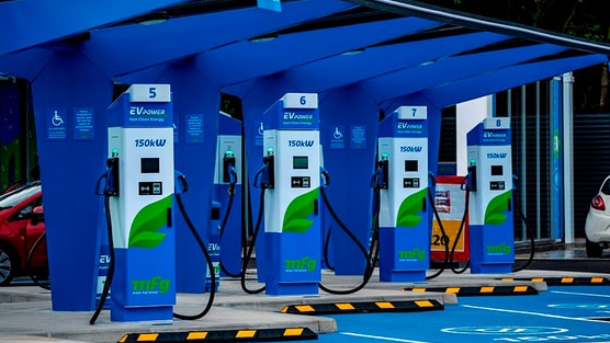 Hà Nội hướng tới việc cấm xe xăng vào vành đai, doanh nghiệp niêm yết nào hưởng lợi?