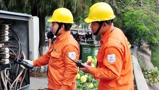 EVN Hanoi và EVN HCMC lỗ tổng cộng gần 700 tỷ trong nửa đầu năm