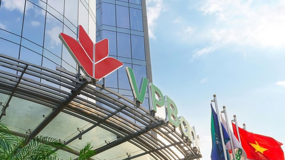Khối ngoại mua ròng hơn 1.800 tỷ đồng trong chưa đầy một tháng, cổ phiếu VPBank lập đỉnh mới