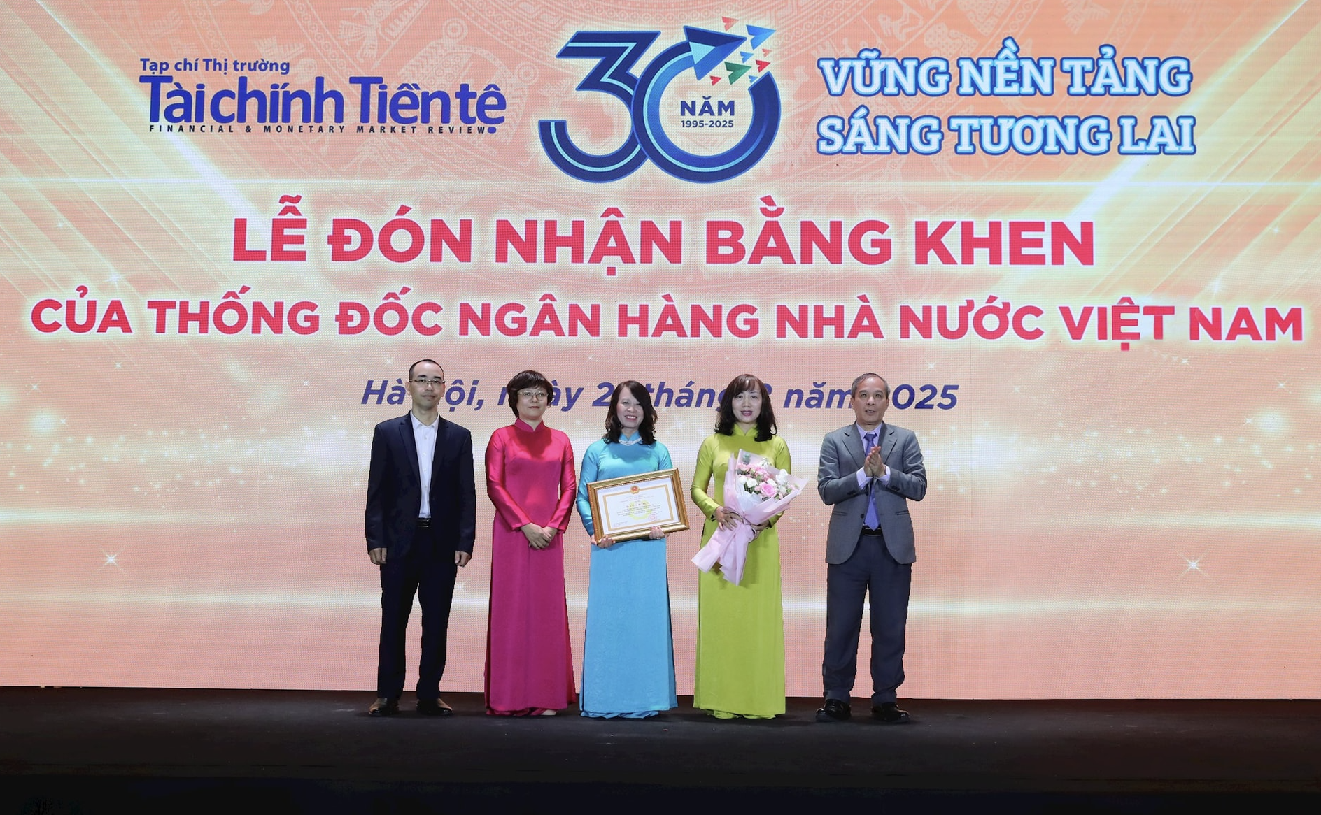 Tạp chí Thị trường Tài chính Tiền tệ kỷ niệm 30 năm thành lập