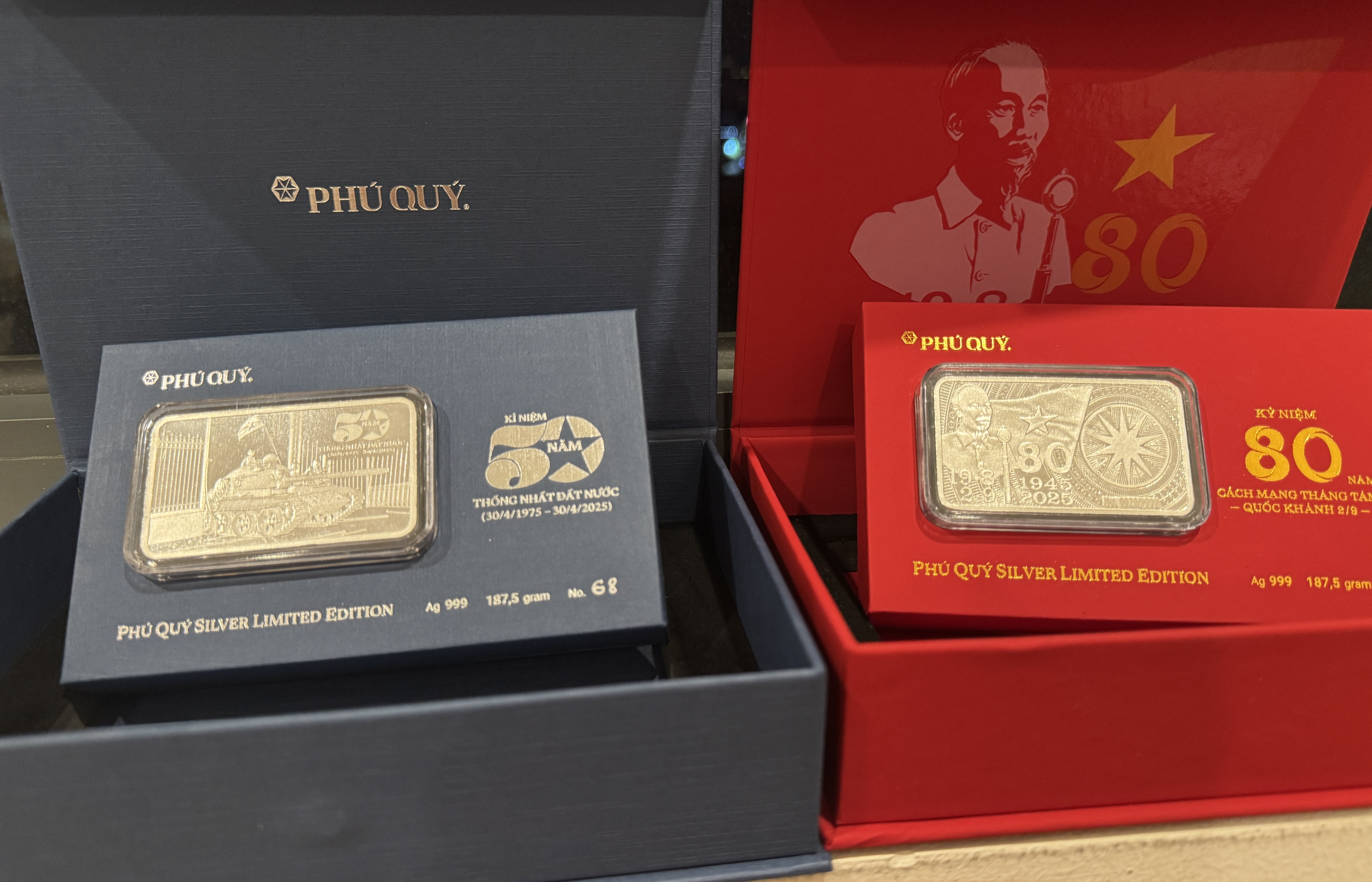 Miếng bạc 50 năm Giải phóng miền Nam của Phú Quý bất ngờ “sốt” trở lại sau 4 tháng mở bán