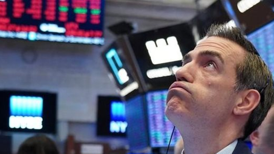 Phiên 27/8: Khối ngoại bán ròng đột biến hơn 4.000 tỷ đồng, xả mạnh loạt cổ phiếu 