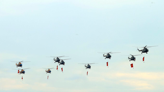 Lực lượng Không quân và lực lượng trên biển Việt Nam phô diễn sức mạnh trong ngày Quốc khánh